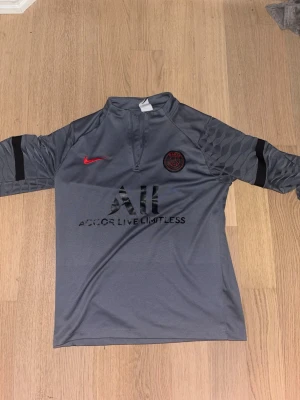 Paris tröja  - Paris tröja, Andvänd Max 5 gånger, storlek S 