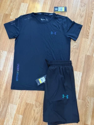 Under armour set svart - Inte använd  