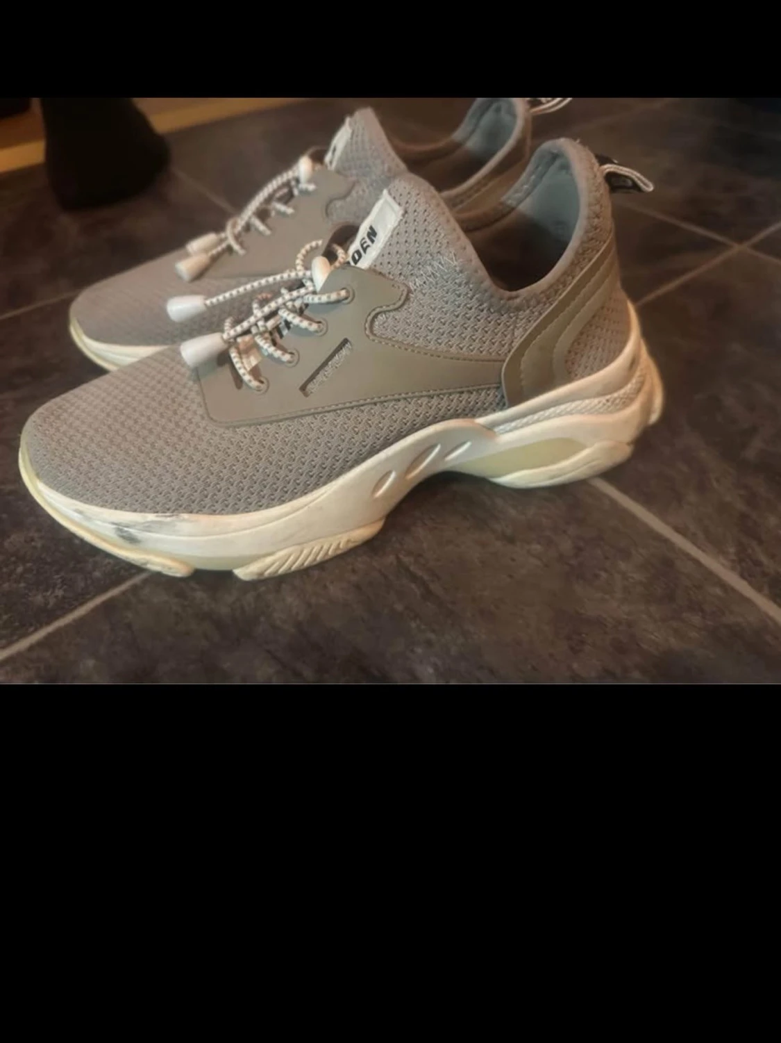 Steeve Madden sneakers
