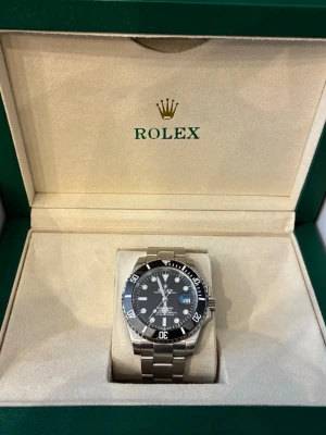 Submariner klocka  - Kom dm för frågor, 904L stål, rostfritt. Svart urtavla. Pris går att diskutera självklart, skriv innan ni köper (är bortrest) .  40mm 