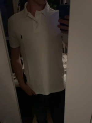 Ralph Lauren piké - Piké - Ralph Lauren - Vit - Storlek S - Mycket bra skick - Mitt pris: 249kr - hör av dig vid funderingar 💫 