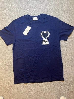 Mörkblå  amiparis t-shirt  -  ..