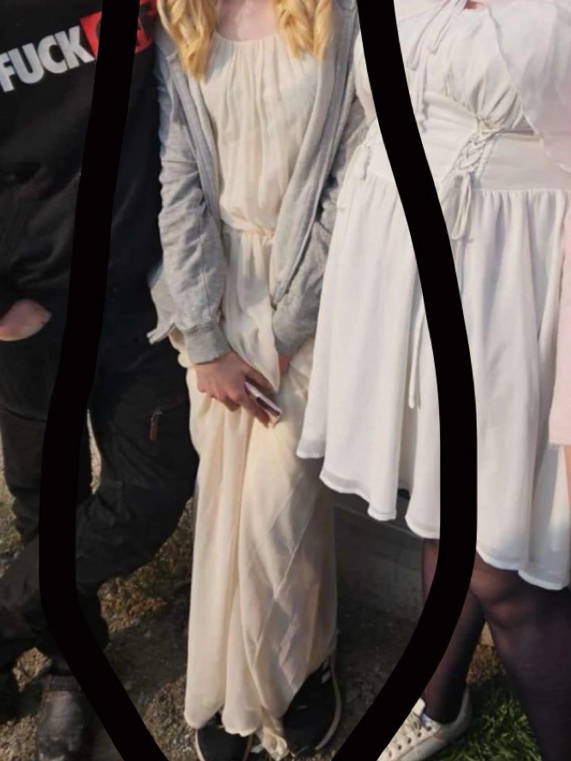 Lång aprikos färgad klänning med resårmidja - 1