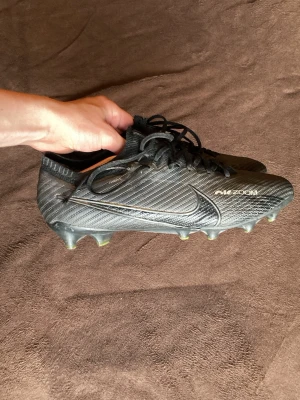 Nike air zoom vapor 15 elite fotbollskor - De är räätt så slitna. Storlek 44,5. Pris kan sänkas vid snabb affär eller köp av fler