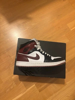 Jordan 1 - Kanske har haft på mig den 10-15 gånger. I bra kondition.
