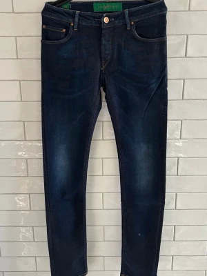 Handpicked Orvieto Jeans - Handpicked Orvieto | Storlek: 31 | Färg: Mörkblå | Modell: Orvieto (slim) | Skick: Nya med tags | Nypris: 300€