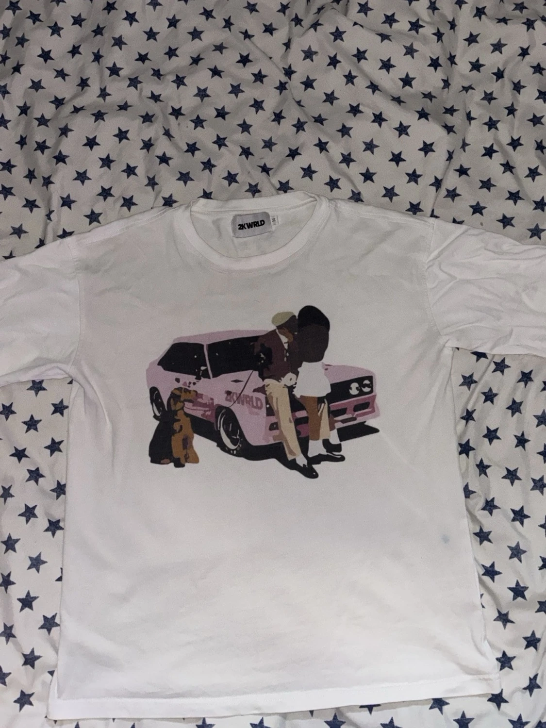 Vit t-shirt med tryck från 2K WRLD