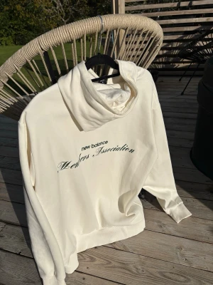  paketpris 500kr - Säljer alla hoodies för 500. Går att köpa separat.