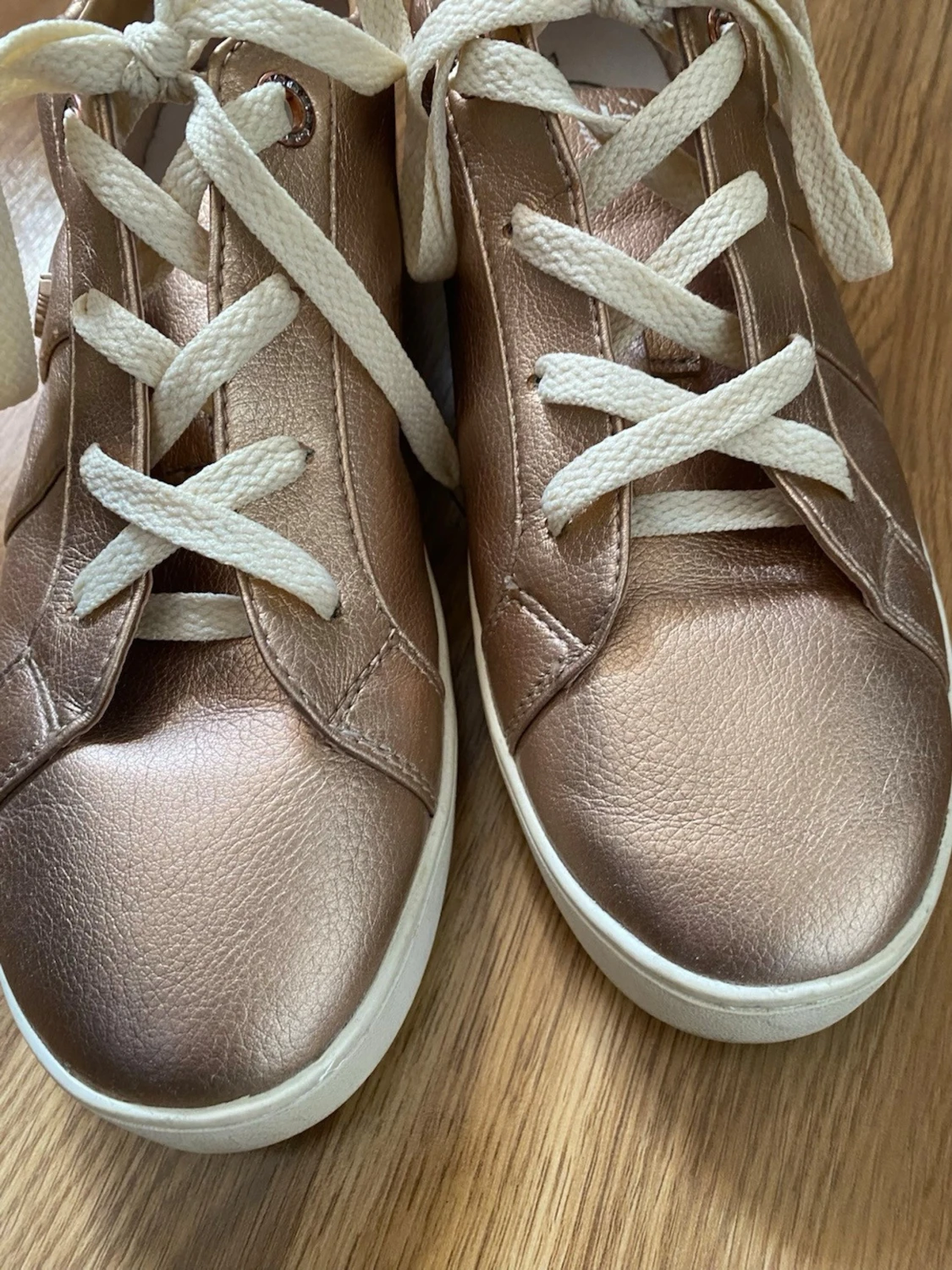 Roséguld,brons bugatti sneakers med beiga snören - 1