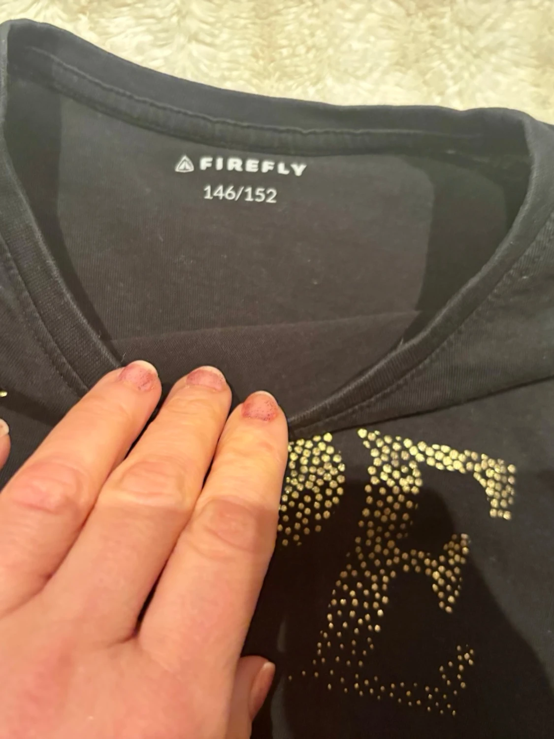 Svart croppad topp med HOPE-tryck - 2