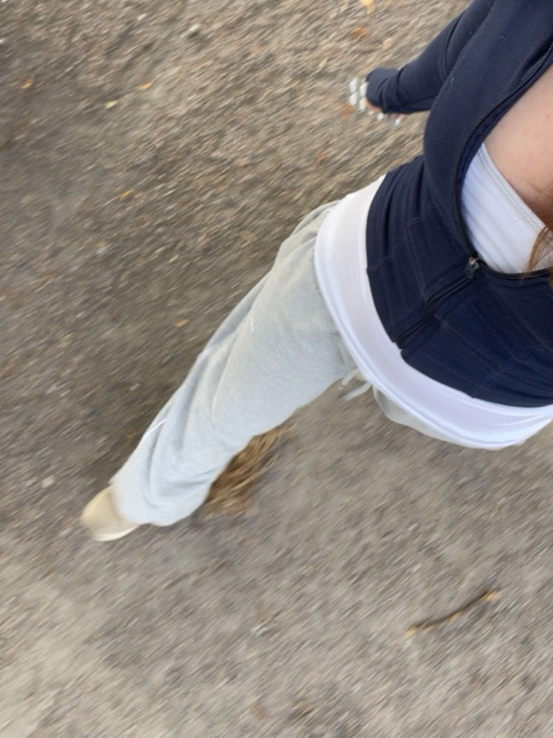 Mörkblå tröja - 1