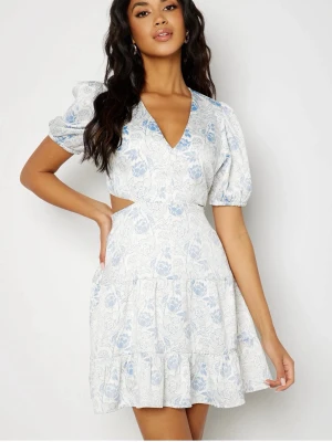 Klänning bubbleroom - Säljer denna superfina klänning från bubbleroom, helt oanvänd i storlek 34