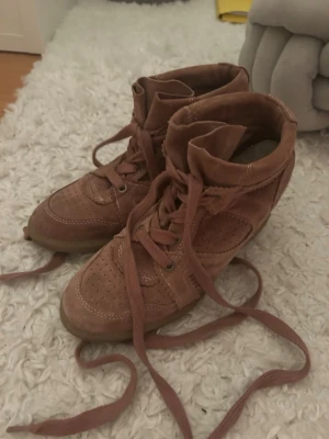 Isabel marant liknade skor - Jätte fina mocka liknade Isabel marant skor 