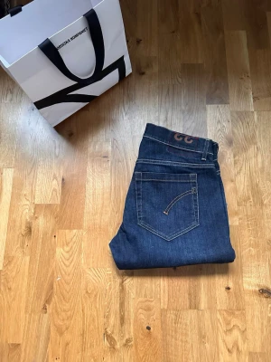 Dondup George  - Dondup jeans Skick - 10/10, som nya. Modell - George. Storlek - 33