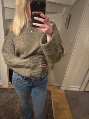 Blåa jeans - Blåa jeans från Gina tricot i stl 170 men passar även xs/s endast använda 2 gånger💕