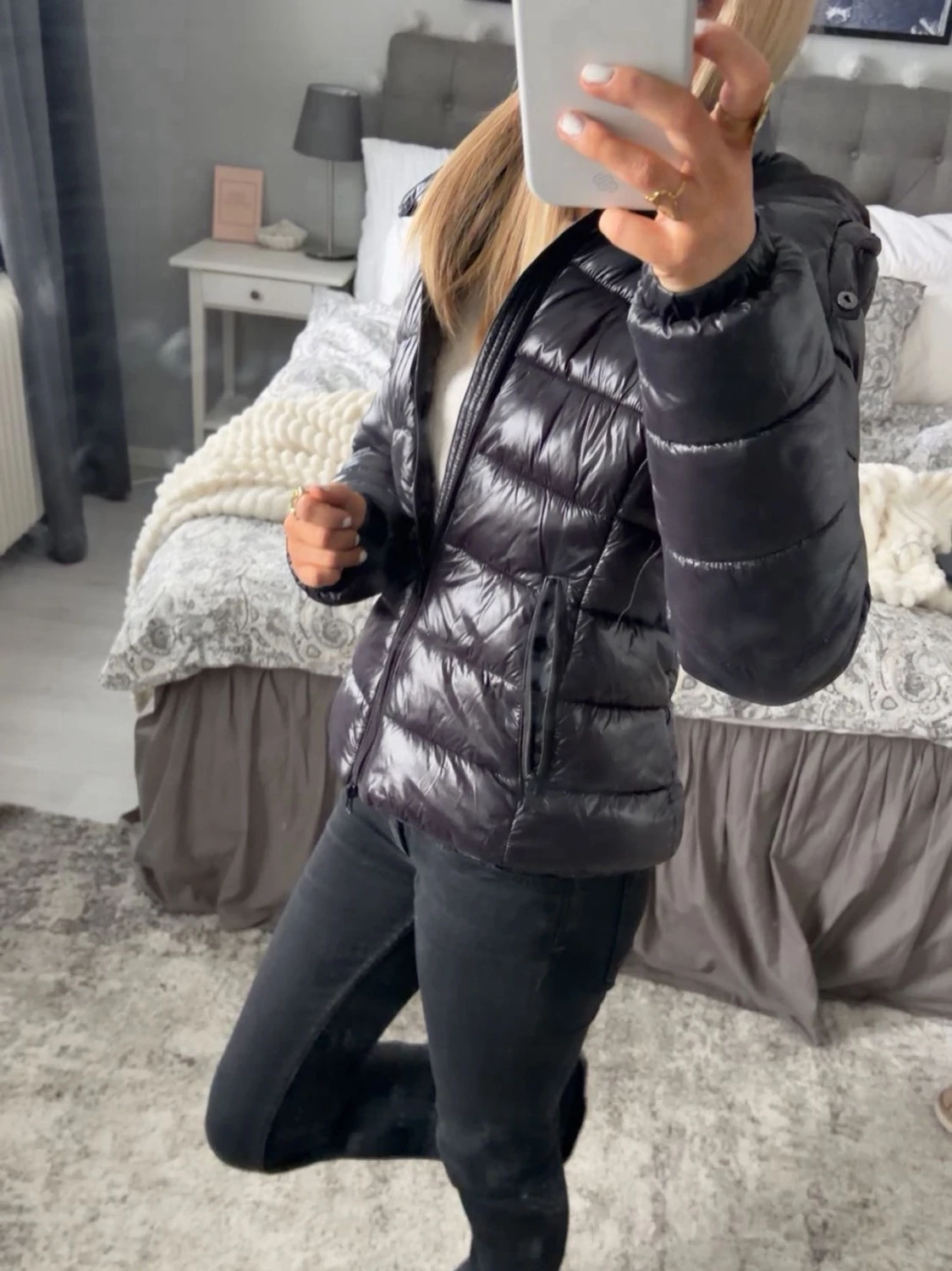 Svart glansig pufferjacka - 1
