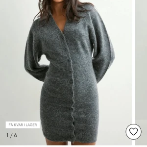 Klänning Nelly - Använd en gång, jätte fin passform nypris 499