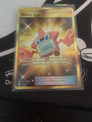Rotom Dex Pokémonkort - Säljer ett Rotom Dex Pokémonkort 