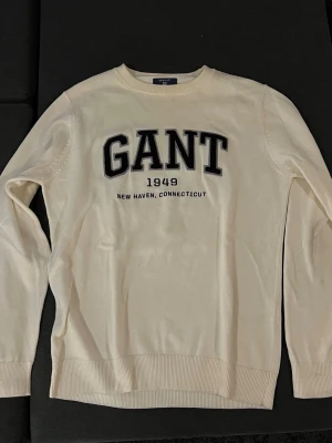 Gant tröja - Hej, nu så säljer jag min mycket fina och välvårdade gant tröja. Tveka inte att höra av er vid frågor👍