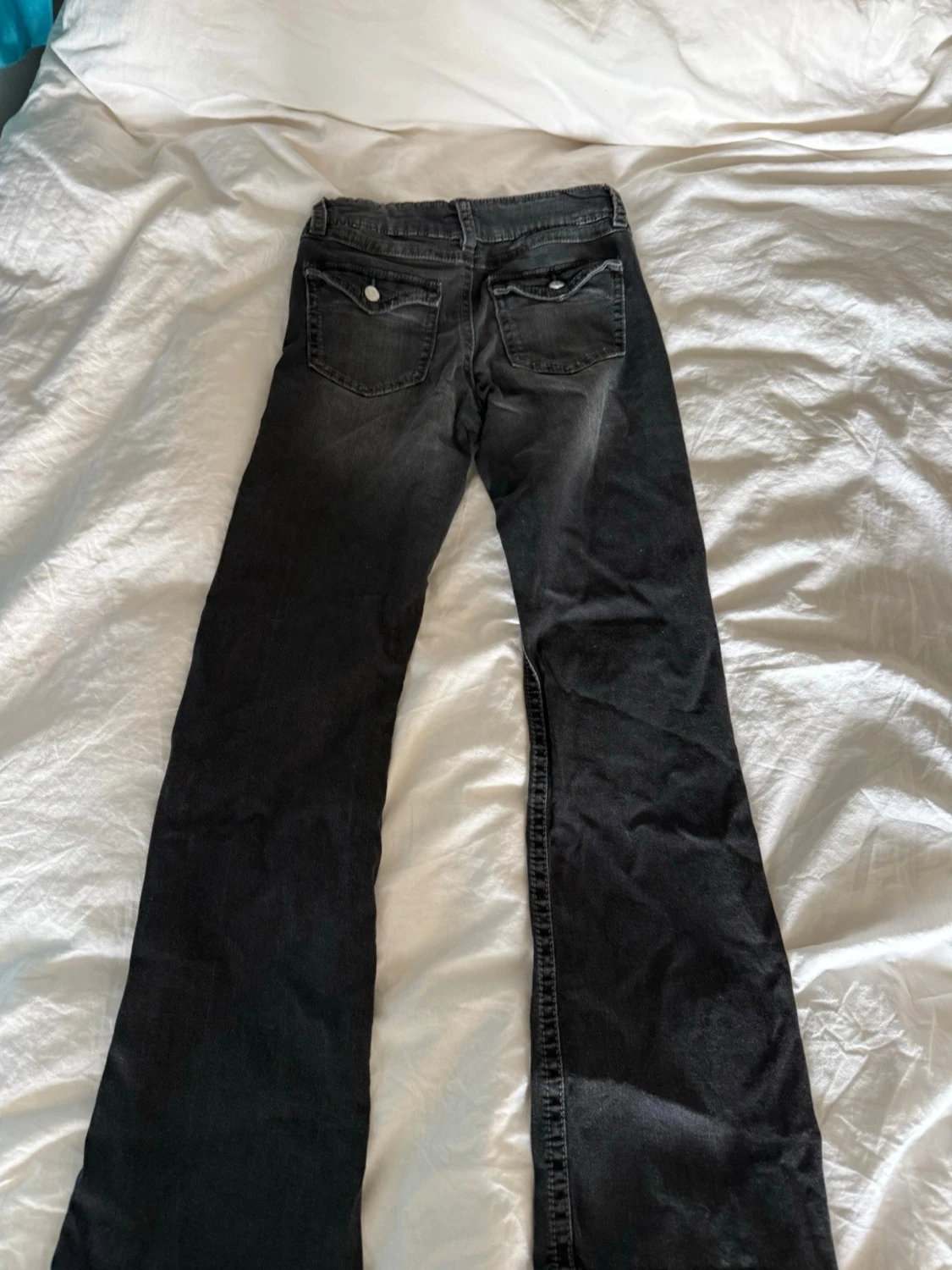 Svarta bootcut jeans - 1