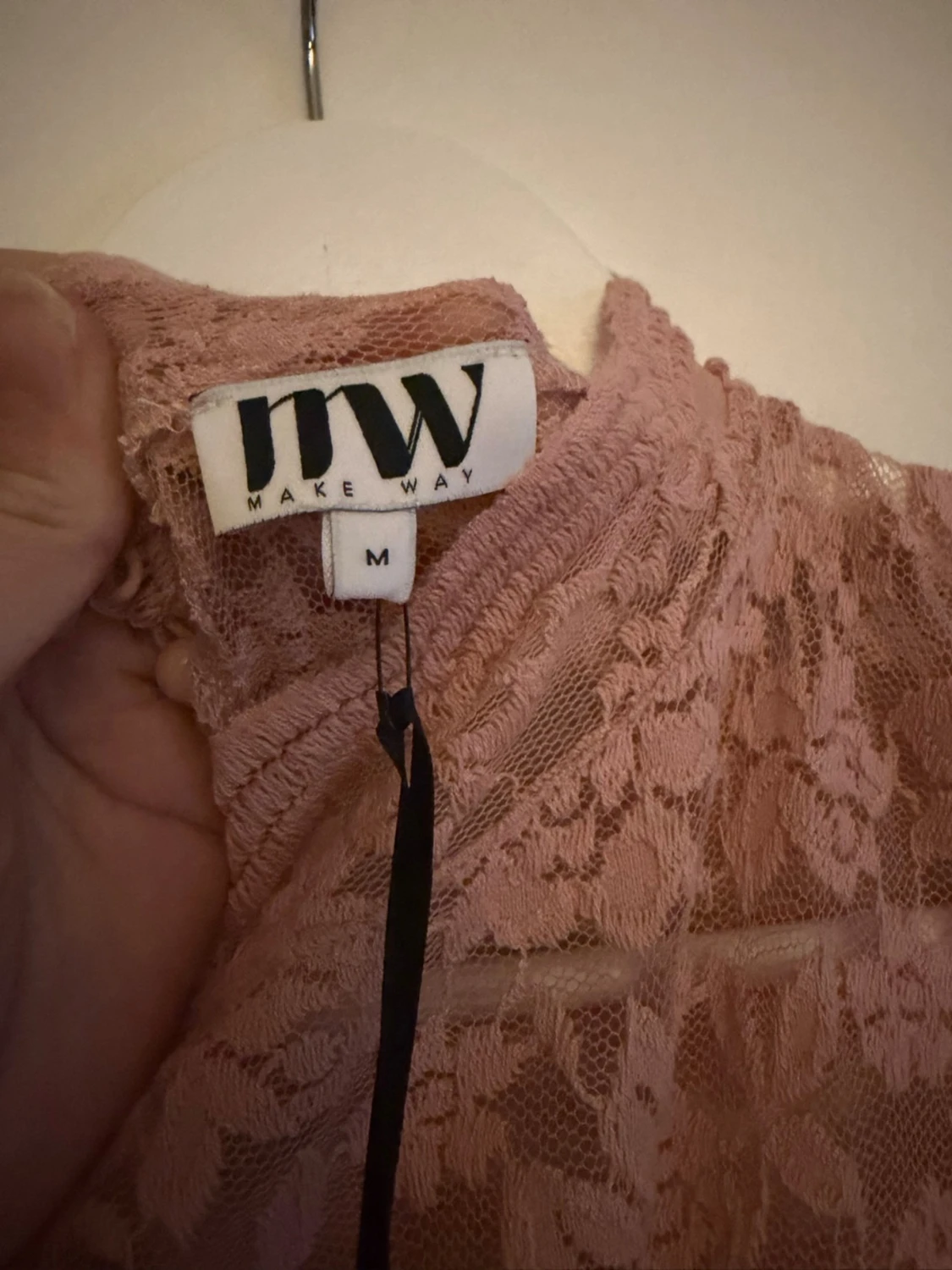 Rosa spetsklänning från Make Way - 1