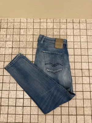 Replay anbass Hyperflex - Replay Jeans | modell anbass | Storlek W33-L30, passar 180-185 | skick 9/10, som nya | nypris 2000kr, mitt pris endast 449! | mått finns! |