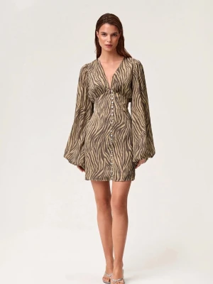 Adoore klänning - Adoore kortklänning med zebramönster i beige och brun. Klänningen har v-ringning, långa vida ärmar och knappar framtill. Har blivit använd en gång