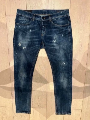 Dondup jeans  - Lätt fetaste dondupsen på marknaden! Size 32 skick 9/10 köpte på United Fashion för 3300kr hör av dig vid eventuella funderingar 🤝