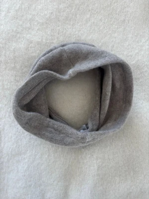 Ljusgrå kashmirbuff - Buff gjord på 100% återvunnen kashmir💕💕