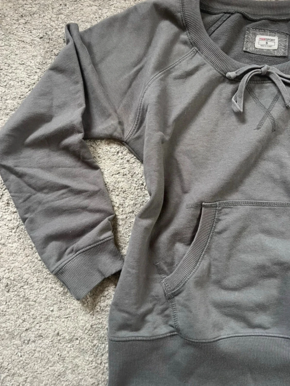 Grå sweatshirt från H&M Sport - 3