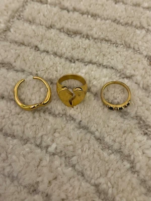 Guldringar stainless steel - Helt nya säljs ej längre kostade 249kr styck 