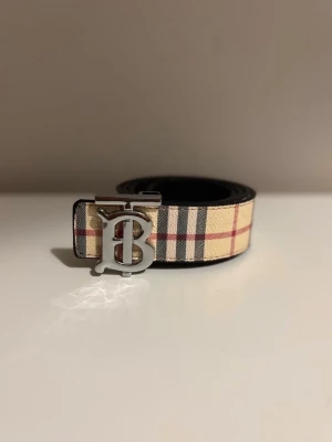 Burberry bälte  - helt ny, LÅNG FRAKTID 