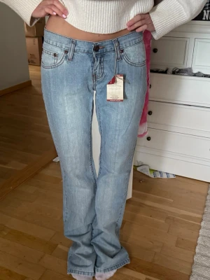 Lågmidjade jeans - Lågmidjade jeans, aldrig använda.