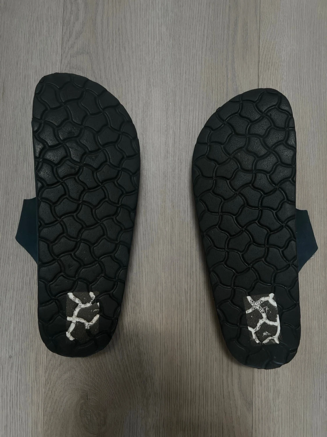 Svarta sandaler med spännen - 2