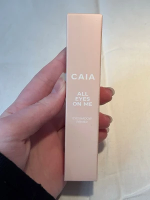 Ny Caia Cosmtics eyeshadow primer  - Helt ny oöppnad All Eyes On Me primer för ögonskugga från Bianca Ingrosso Caia 