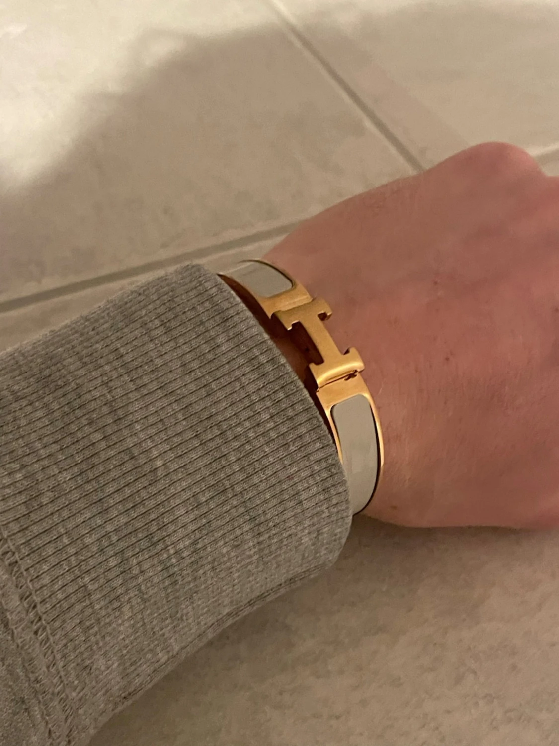 H armband - 1