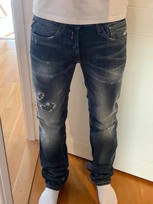 Replay jeans - Replay jeans helt nya med lapp kvar. Storlek 28/32. Jag är 173 på bilderna. Unika och denna modell säljs inte längre. 