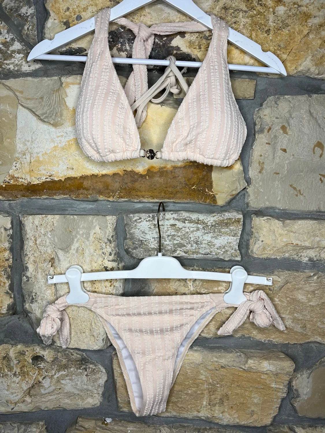 Ljusbeige bikini med knyt