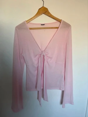 Ny topp ifrån gina tricot - Aldrig använd endast provad