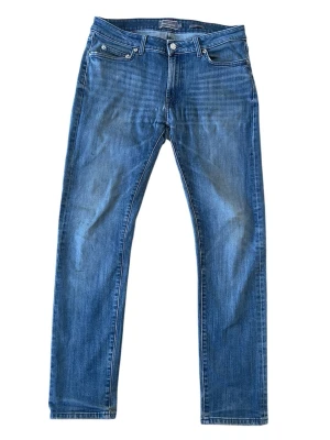 Fina dressmann jeans - Säljer nu mina dressmann jeans, inga hål. Lite urtvättade men annars riktigt fina