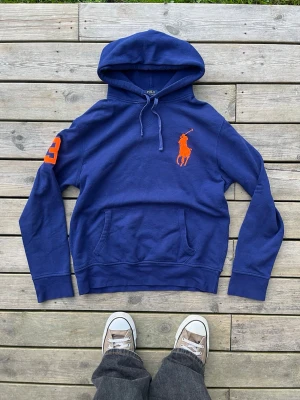 Ralph Lauren hoodie - Riktigt fet raffe Hoodie. Marinblå i fint skick
