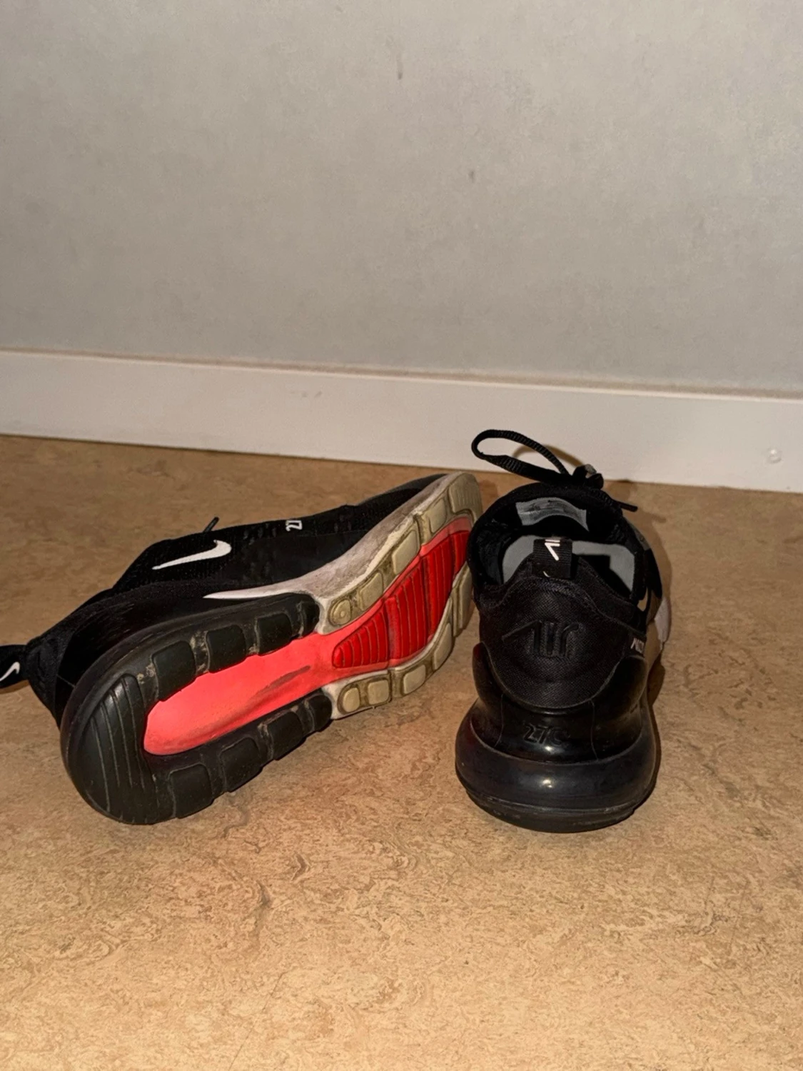 Nike Air Max 270 svarta sneakers - 2