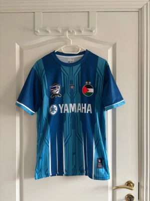 Yamaha fotbollströja - Mängdrabatt finns! Ju fler plagg du köper, desto bättre pris kan jag ge!