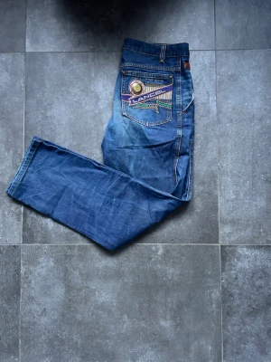 Lancel Paris jeans - Säljer dessa vintage jeans från Lancel Paris i mycket bra skick. Se bilder. St 31. Inga anmärkningar.