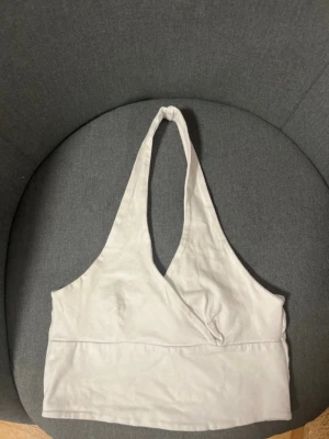 Vitt halterneck linne - Jätte fin nu till sommaren!