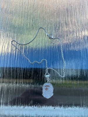 BAPE kedja i rhinestone - Typ 60cm eller lite mer, men kedjan går att byta