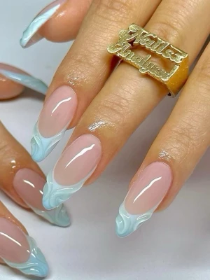 Press-on naglar med blå swirl - Handgjorda lösnaglar