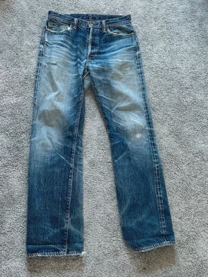 Raw Selvedge Eternal Jeans - Raw Selvedge Jeans med en otroligt snygg tvätt. Måtten är: midja : 39cm || längd 104cm || benöppning 20,5 cm
