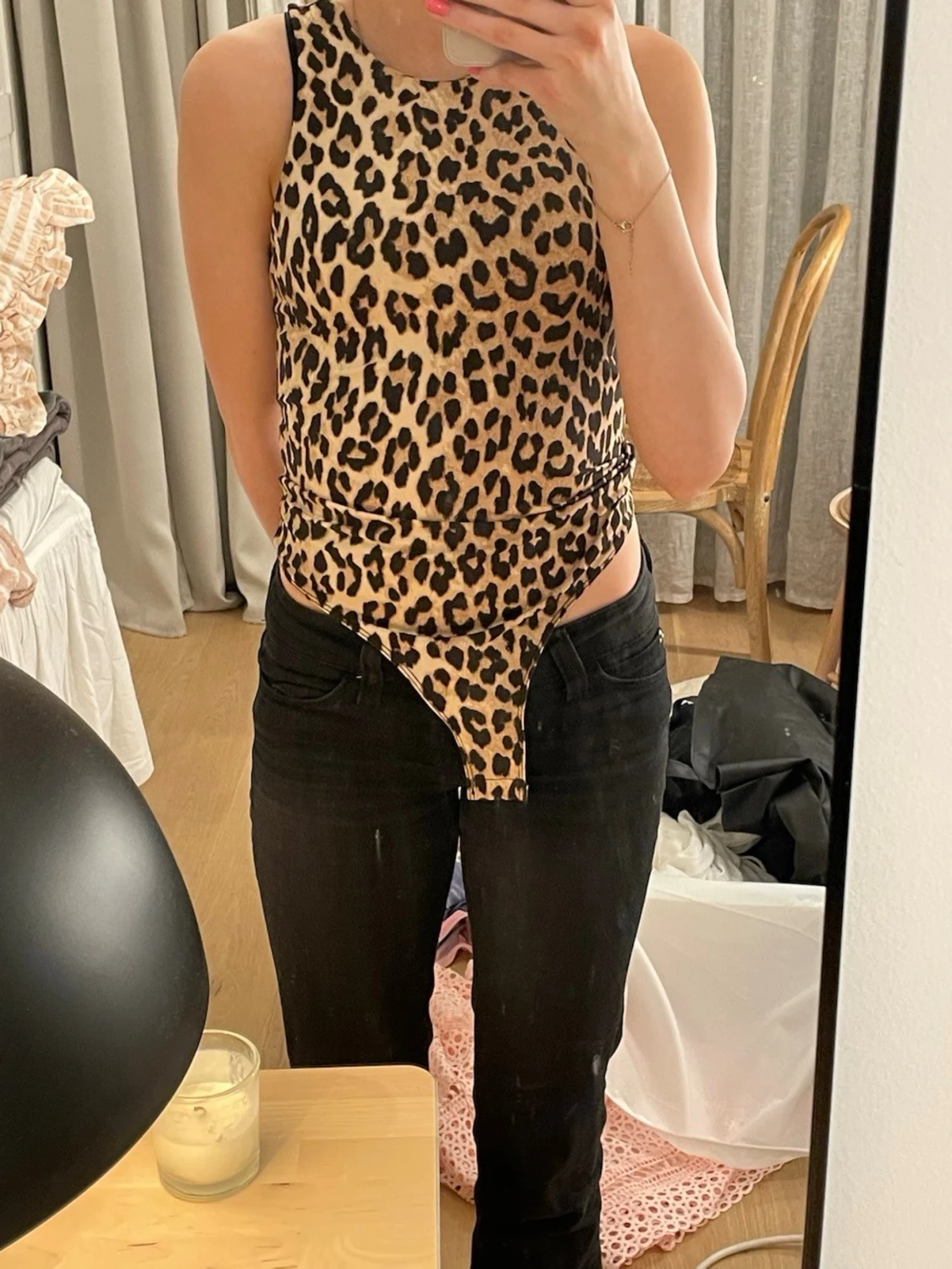 Leopardmönstrad ärmlös body - 1
