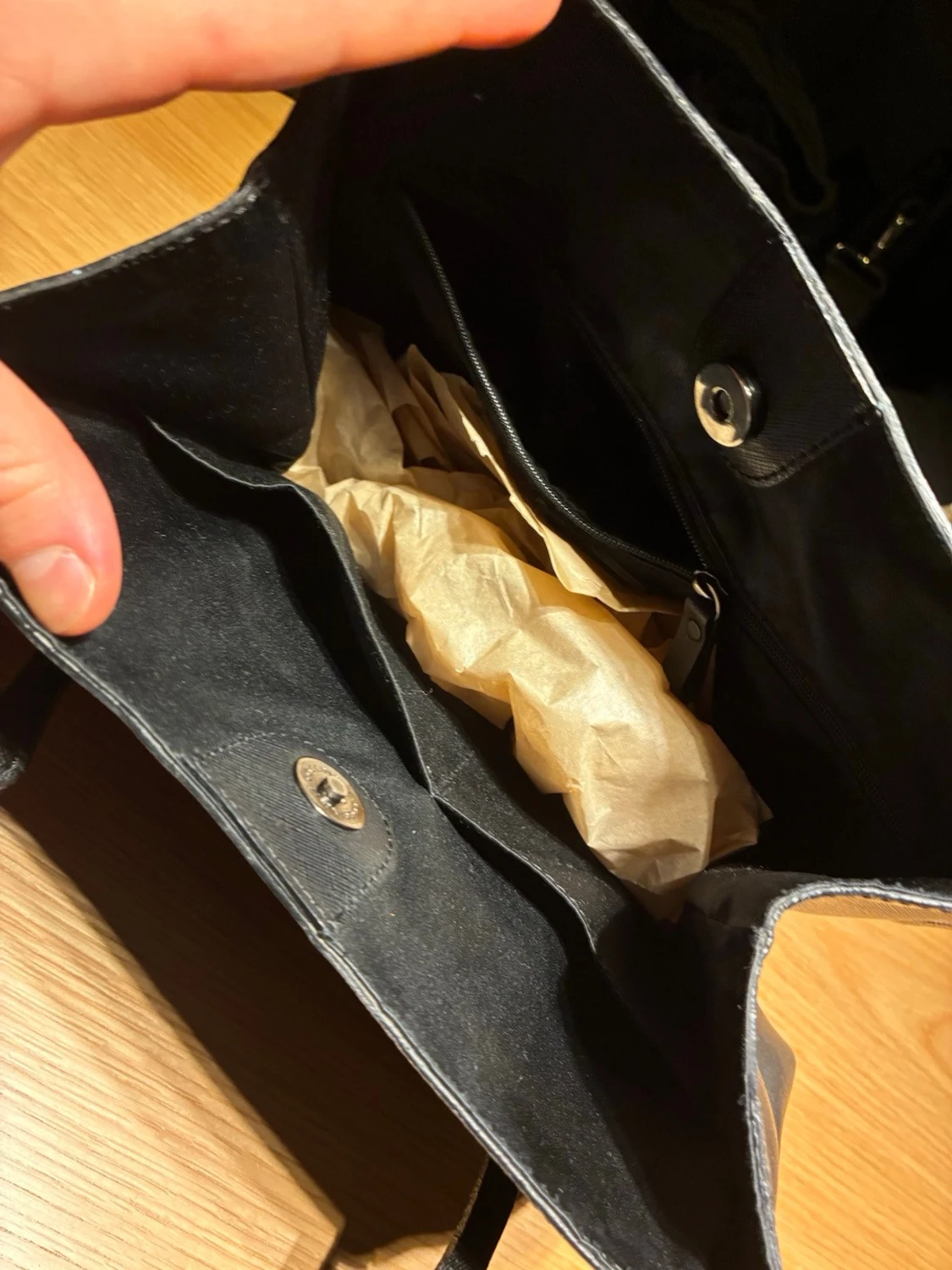 Svart handväska från Coccinelle - 2